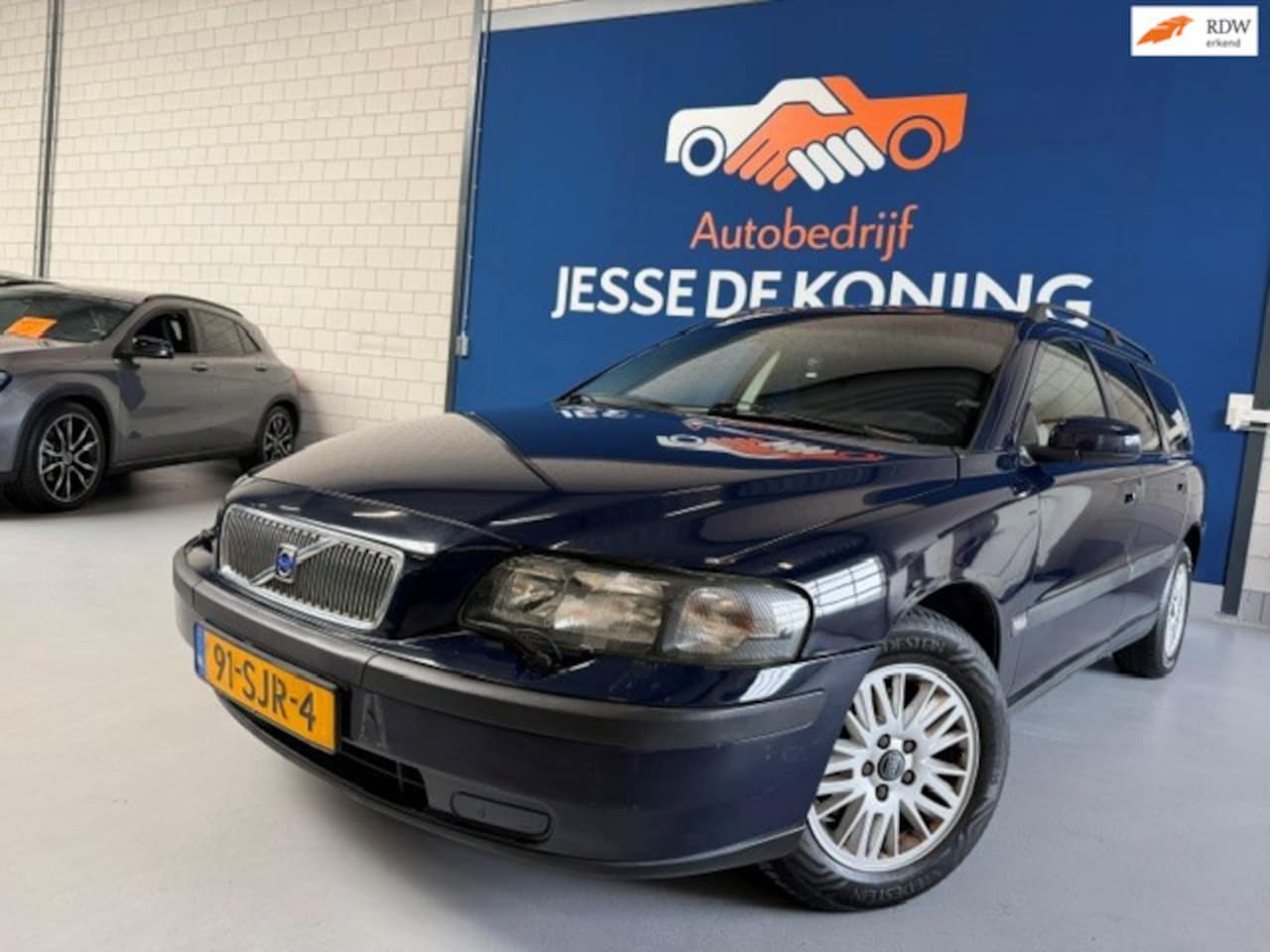 Volvo V70 - 2.4 / bj.2004 / kleur : blauw / airco / trekhaak / sportvelgen / stereo / nette auto / APK - AutoWereld.nl