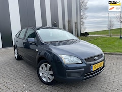 Ford Focus - 1.6-16V Trend Airco-Cruise-Trekhaak-2 Sleutels