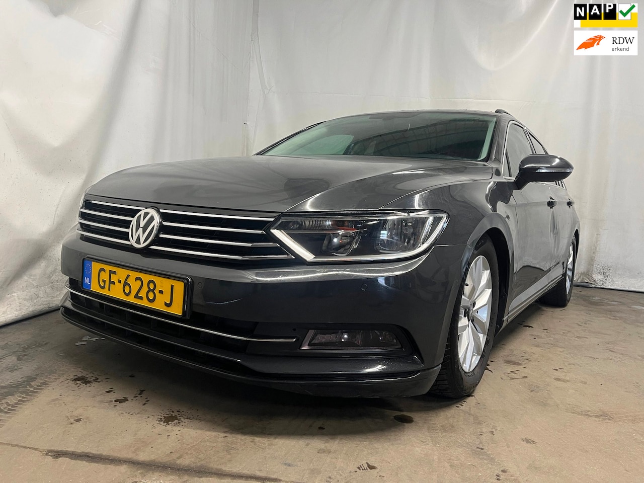 Volkswagen Passat Variant - 1.6 TDI Comfortline SCHADEAUTO!! - AutoWereld.nl
