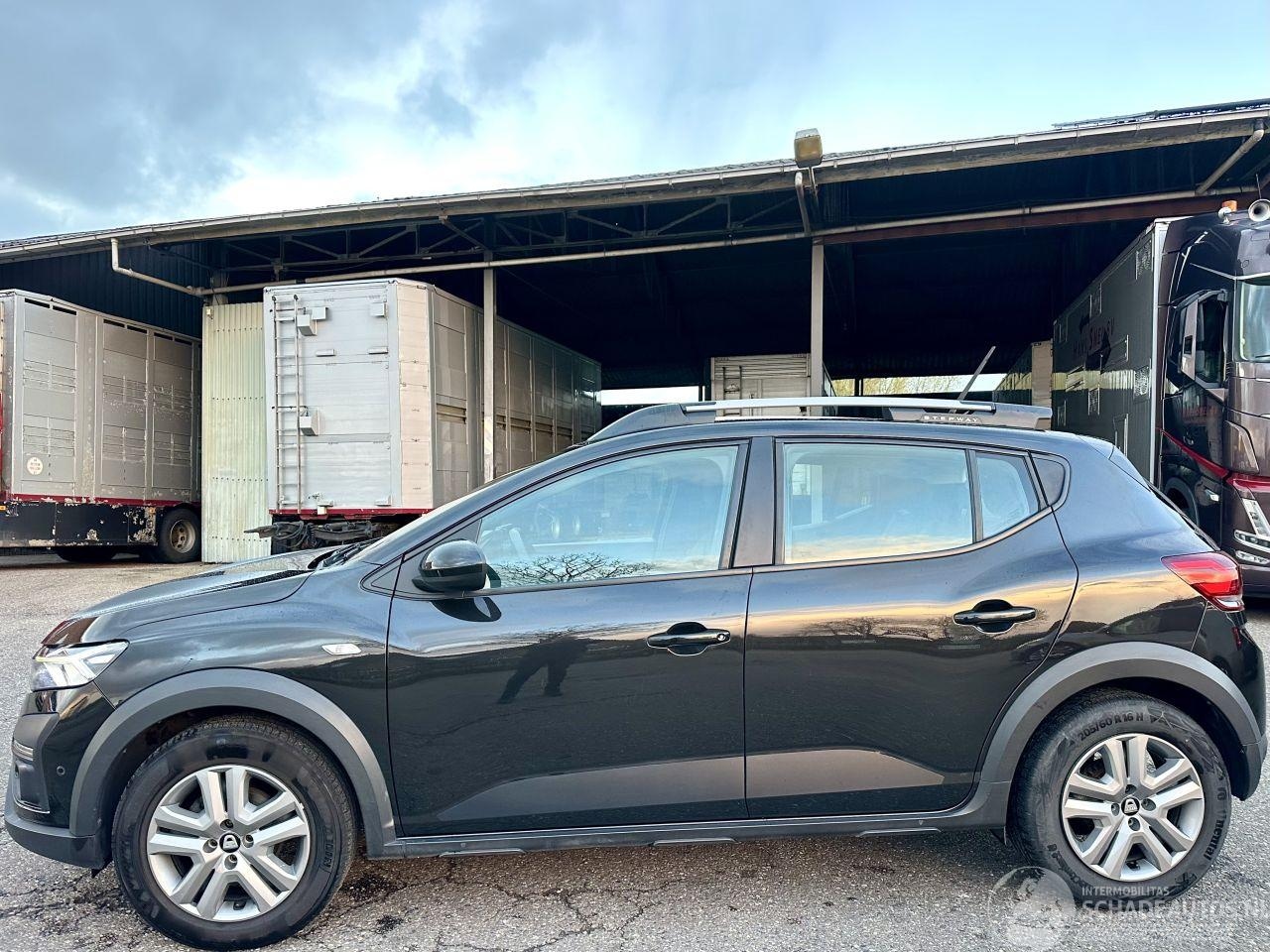 Dacia Sandero Stepway - 1.0 TCe 100 Bi-Fuel Comfort 1.0 TCe 100 Bi-Fuel Comfort - AutoWereld.nl