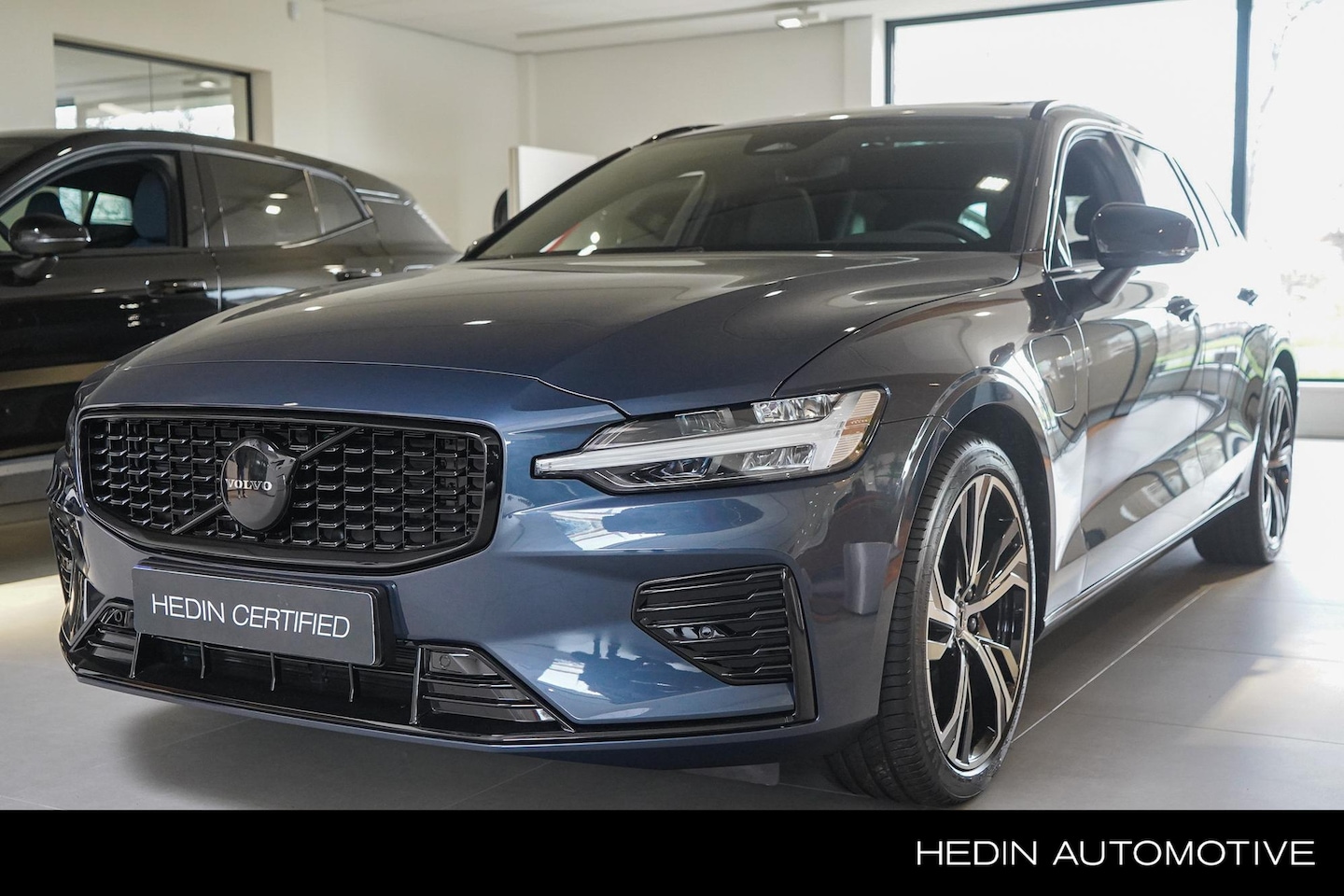Volvo V60 - T8 Plug-in hybrid AWD Plus Dark Perform. Ed. | Voorraad | Panorama Dak | 19 inch LMV | Don - AutoWereld.nl