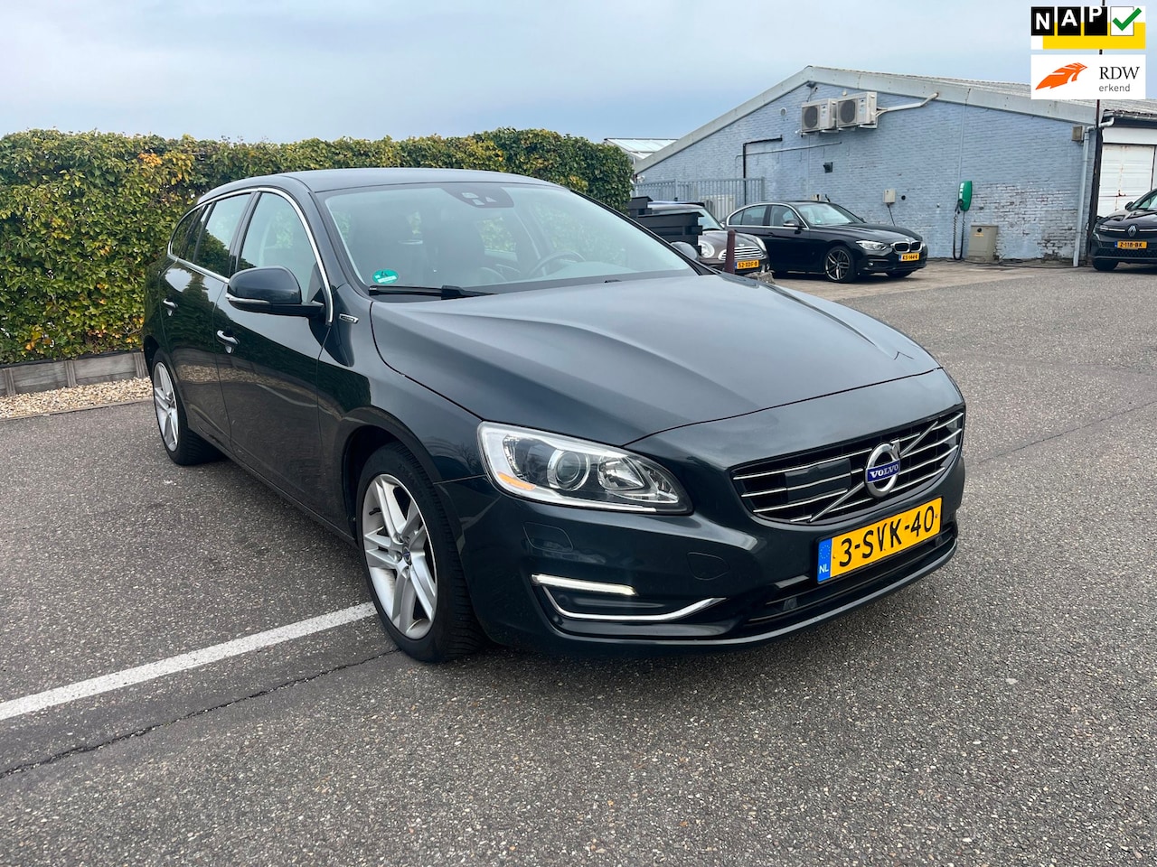Volvo V60 - 2.4 D6 AWD Plug-In Hybrid Summum DEALER OH - AutoWereld.nl