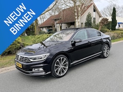 Volkswagen Passat - 1.6 TDI 120PK DSG R-Line•Pano•Leder
