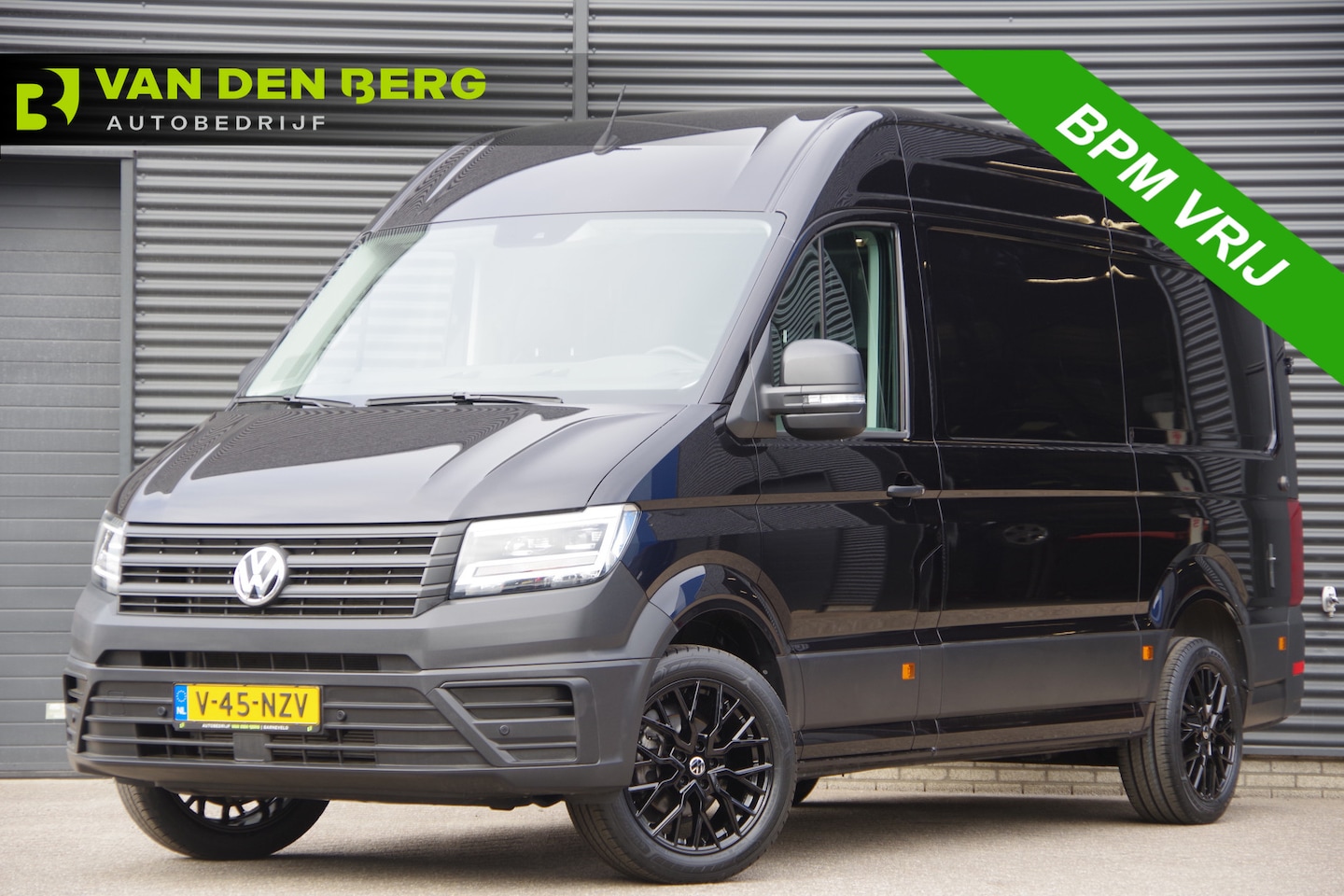 Volkswagen Crafter - 35 2.0 TDI L3H3 140PK AUT. LED, TREKHAAK, BETIMMERING, STOELVERWARMING, GEVEERDE ERGO COMF - AutoWereld.nl