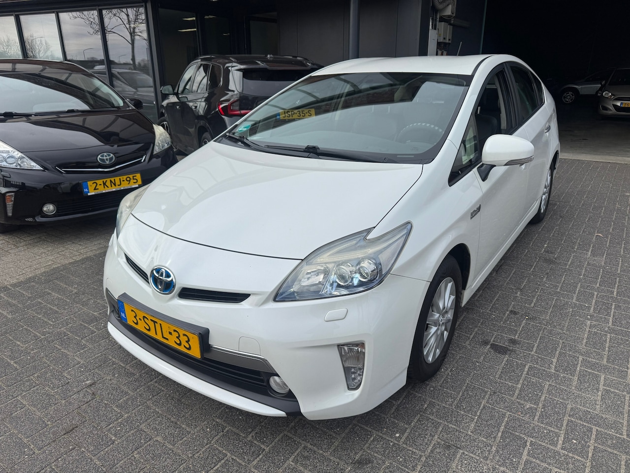 Toyota Prius - 1.8 Plug-in Dynamic XENON CAMERA LEDER CRUISE JBL ORIG NL NAP - AutoWereld.nl