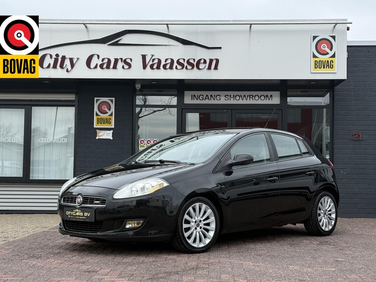 Fiat Bravo - 1.4 T-Jet Corporate 120 pk navi climate cruise ctr lmv 17 inch afn trekhaak - AutoWereld.nl