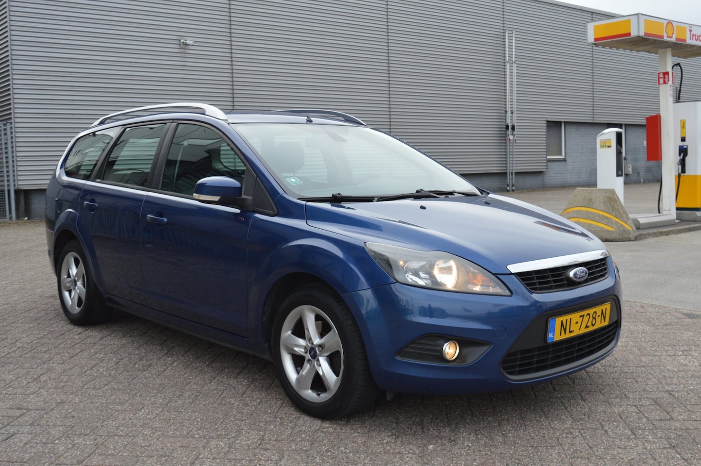 Ford Focus Wagon - 1.8 Ghia bj09 airco elec pak - AutoWereld.nl
