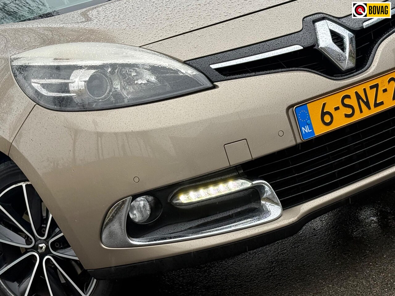 Renault Scénic - 1.2 TCe 130pk Bose - Brun Acajou - Nav/Cruise/Clima - AutoWereld.nl