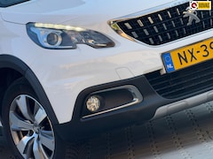 Peugeot 2008 - 1.2 PureTech Allure Automaat - Blanc Bancuise - Carplay/Clima/Camera