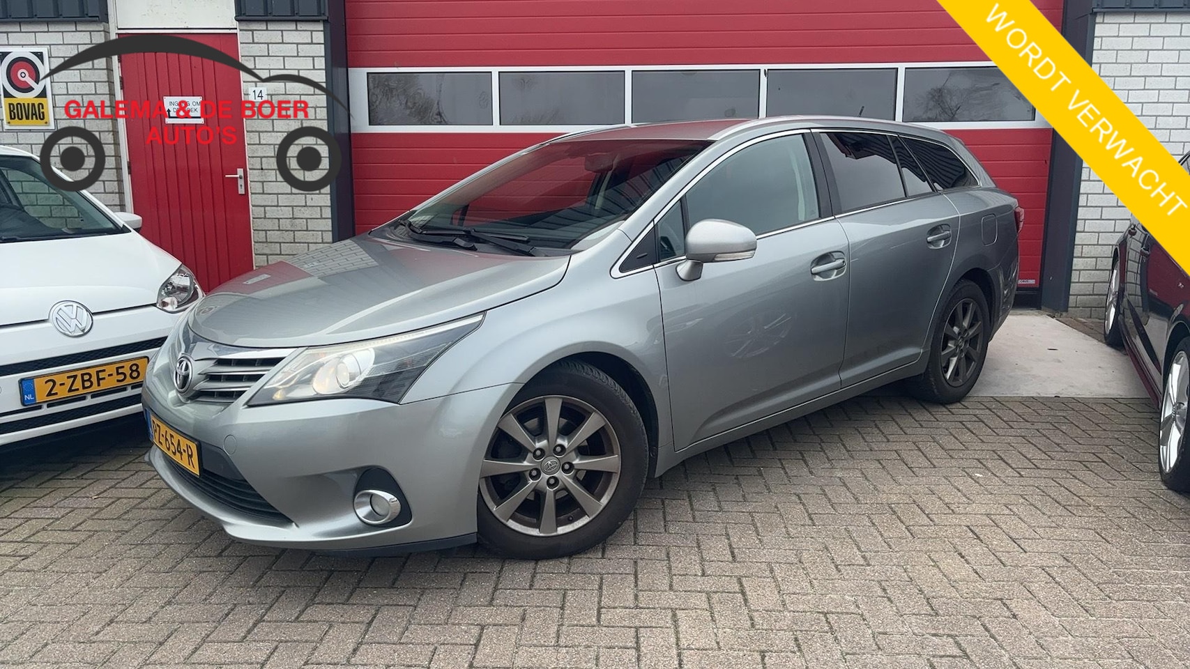 Toyota Avensis Wagon - 2.0 D-4D Dynamic Business TREKHAAK / CAMERA / NAVI / CLIMA / BLUETOOTH / CRUISE - AutoWereld.nl