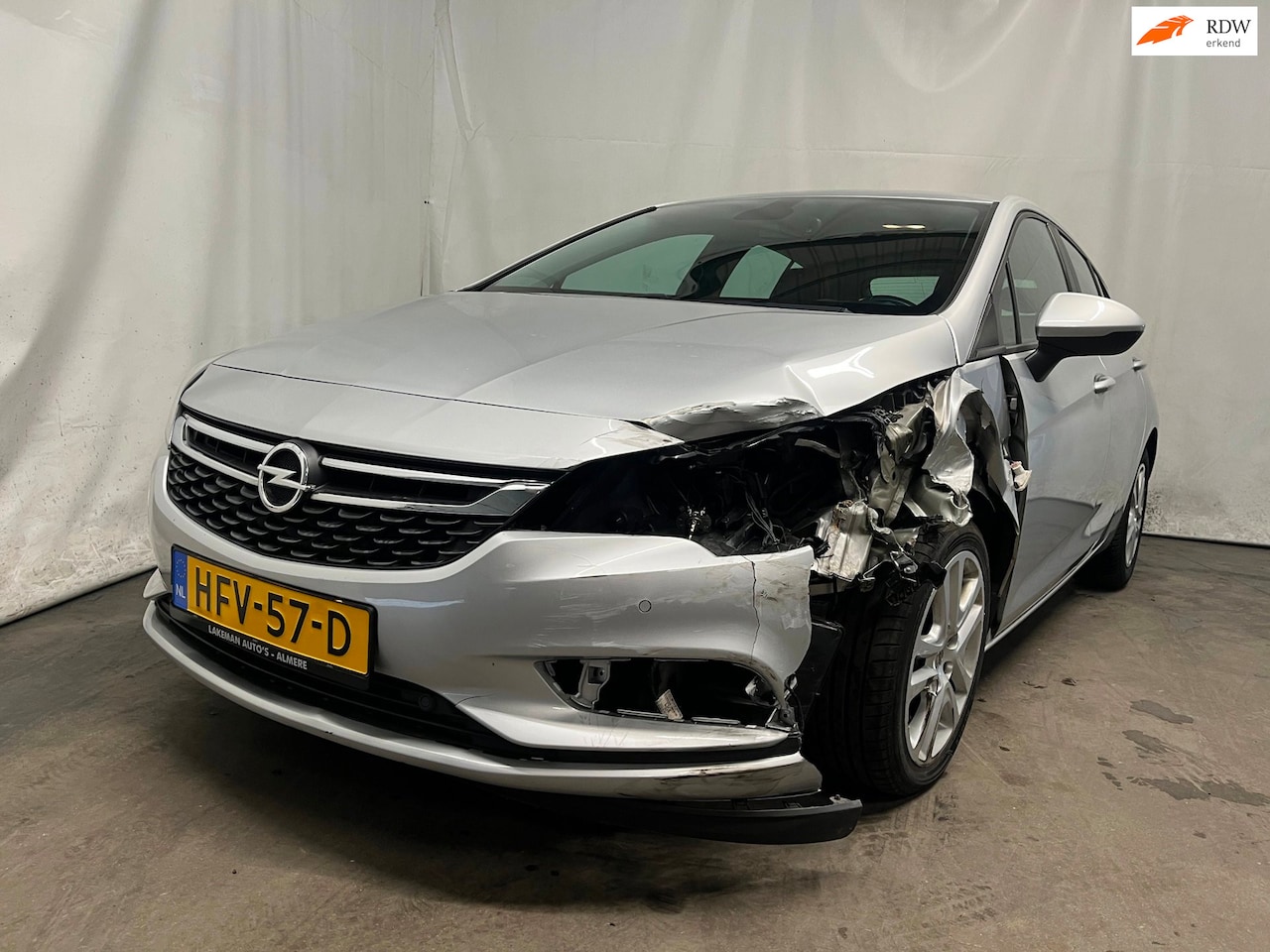 Opel Astra - 1.6 CDTI Business+ SCHADEAUTO!! - AutoWereld.nl