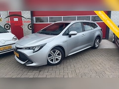 Toyota Corolla Touring Sports - 1.8 Hybrid Business TREKHAAK / CAMERA / CARPLAY / CLIMA / ACC / BLUETOOTH / DAB+ / NL-AUTO