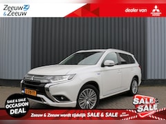 Mitsubishi Outlander - 2.4 PHEV Intense 4X4 AFN TREKHAAK WHITE PEARL CLIMA CRUISE CAMERA NAVI 18"LMV STOELVERW