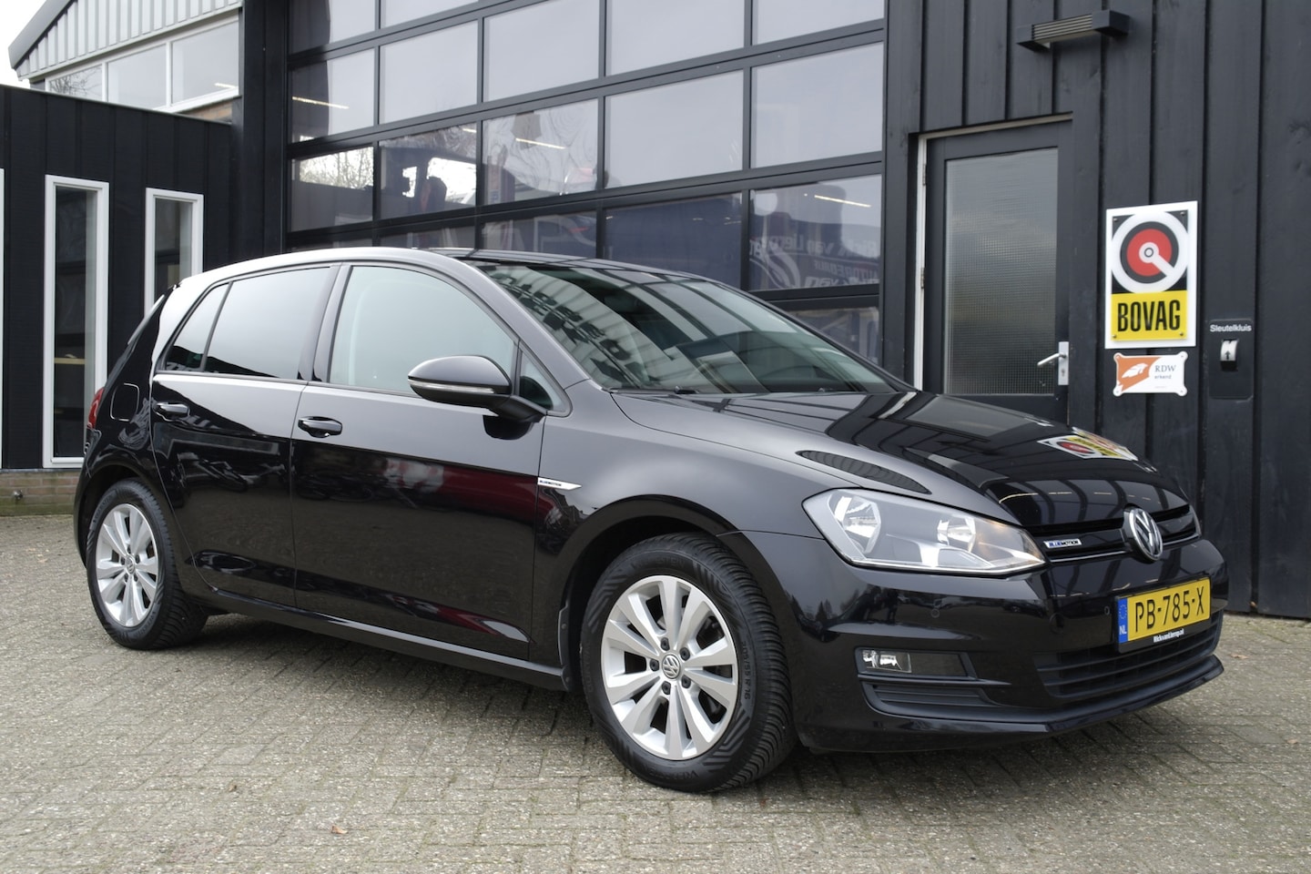 Volkswagen Golf - 1.0 TSI Comfortline | NL-Auto |  Navi | Cruise | Trekhaak | Carplay - AutoWereld.nl