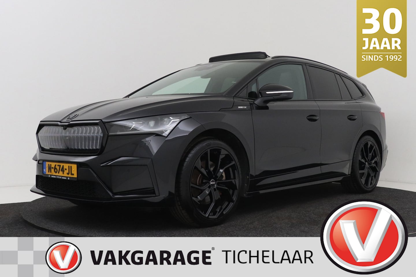 Skoda Enyaq iV - 80 Sportline | Panoramadak | Crystal grille | Trekhaak | Camera | 3-zone climate - AutoWereld.nl