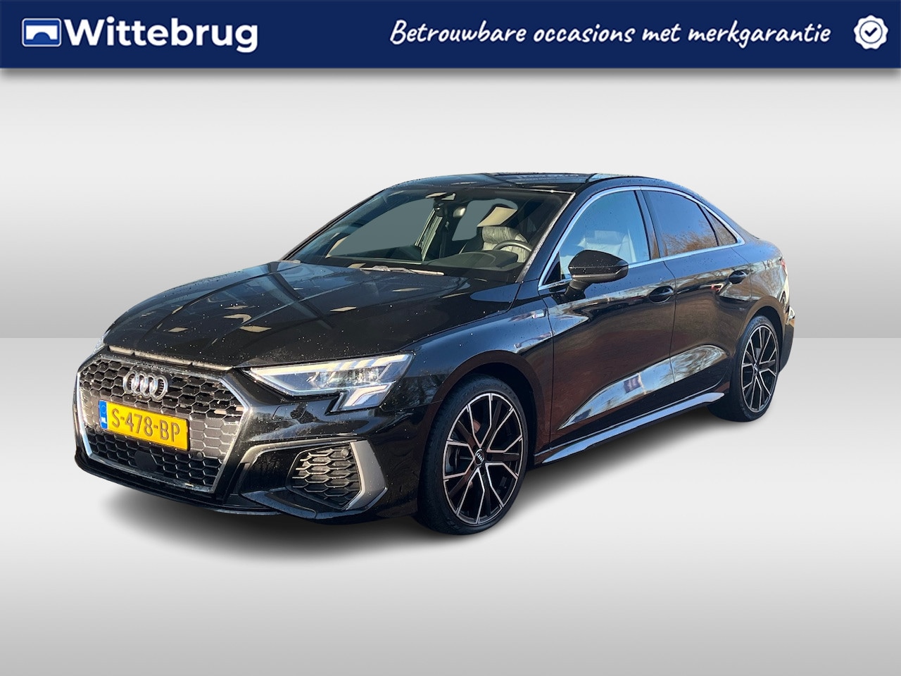 Audi A3 Limousine - 30 TFSI S edition / Ambient+ / Virtual cockpit / Cruise control adaptief / Stoelverwarming - AutoWereld.nl