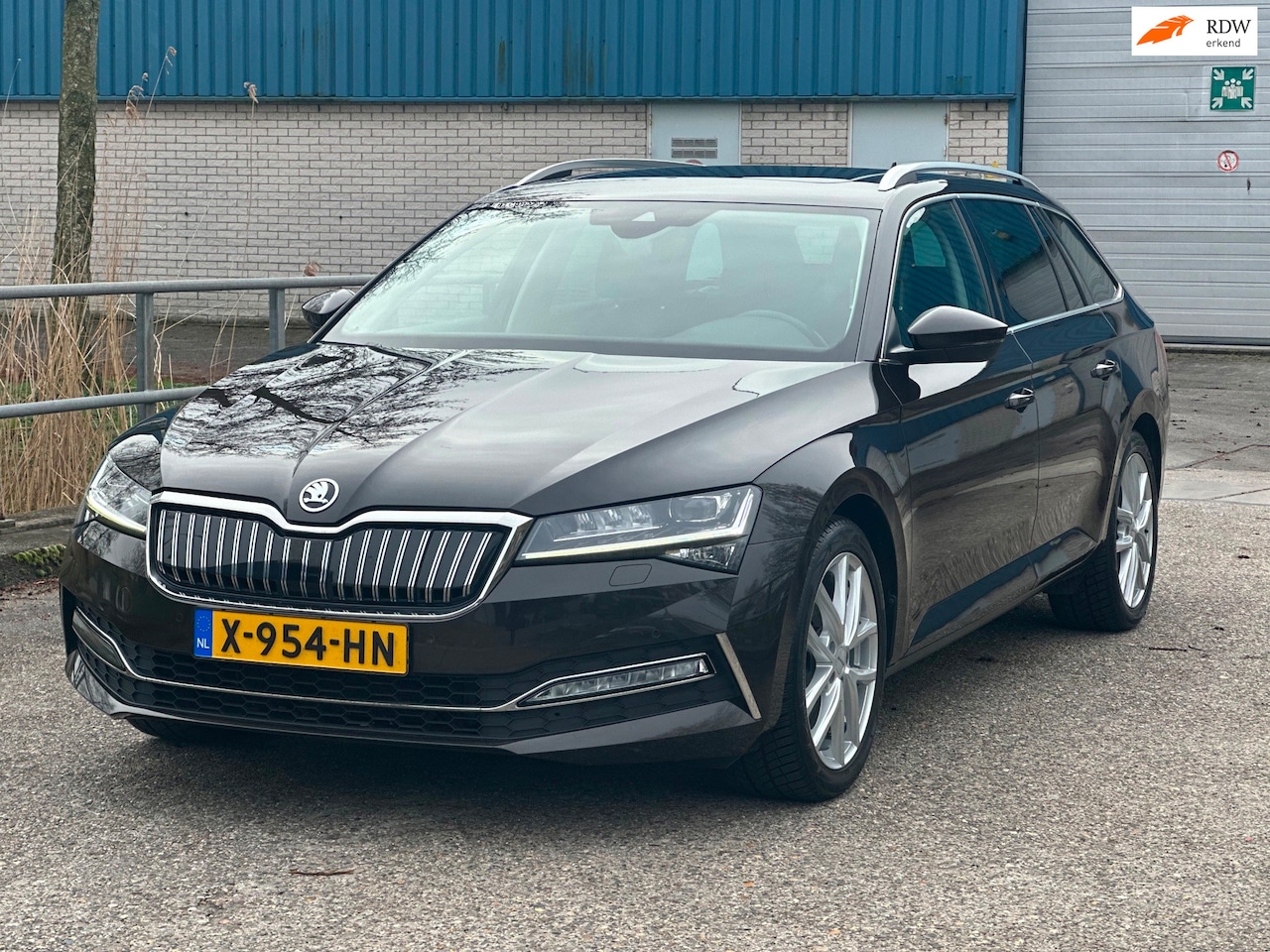 Skoda Superb Combi - 1.4 TSI iV Business Edition Plus!Pano!Camera!PDC!Automaat! - AutoWereld.nl
