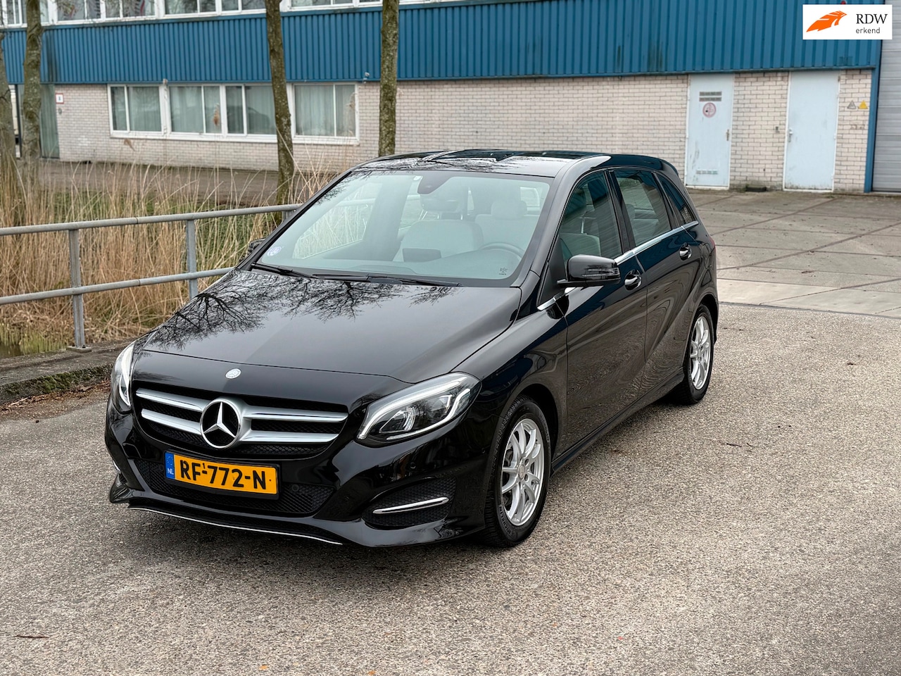 Mercedes-Benz B-klasse - 180 Prestige!2015!Automaat!PDC!Camera!trekhaak! - AutoWereld.nl