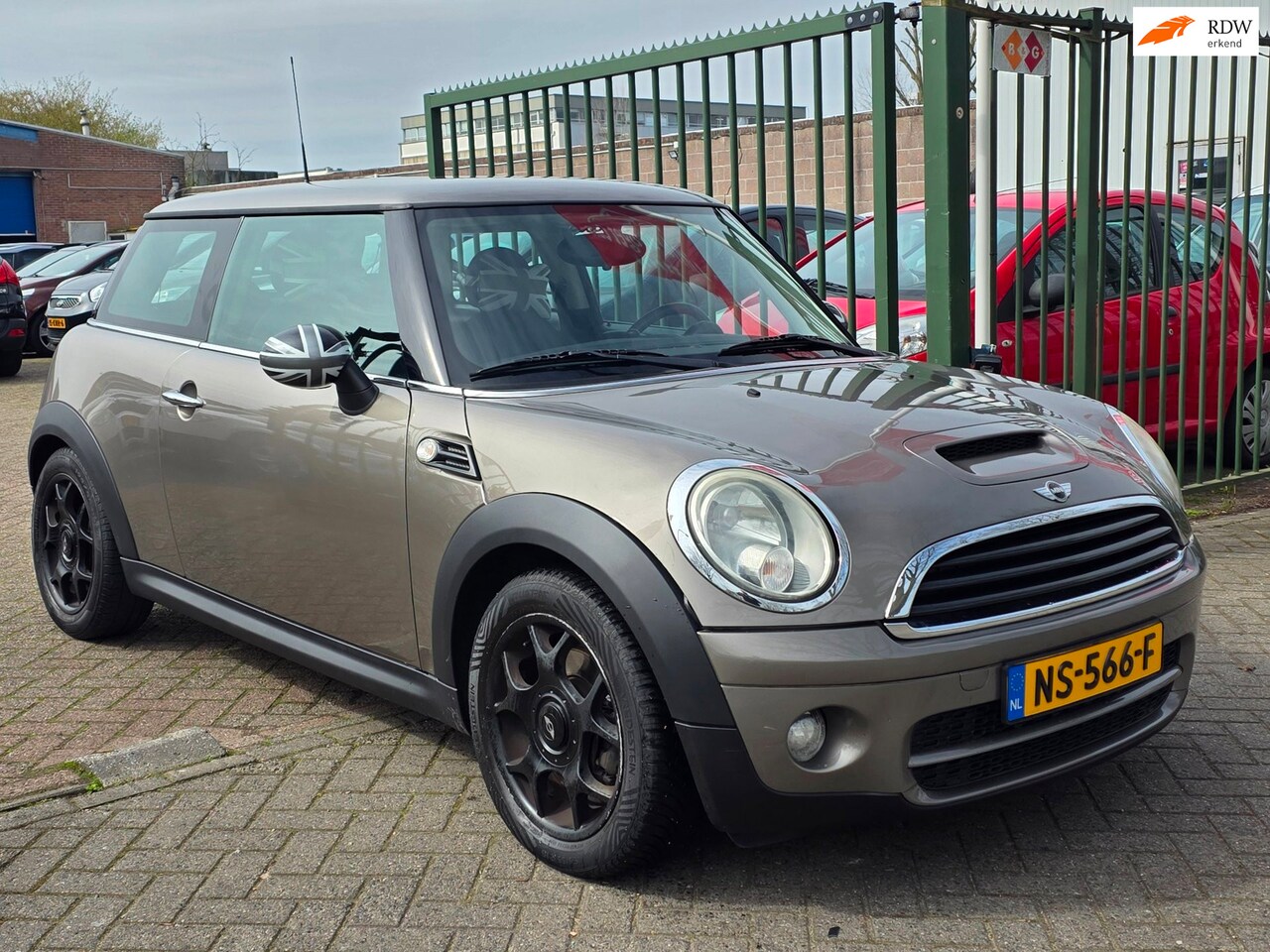 MINI One - Mini 1.6 Salt airco elektrische ramen cv op afs - AutoWereld.nl