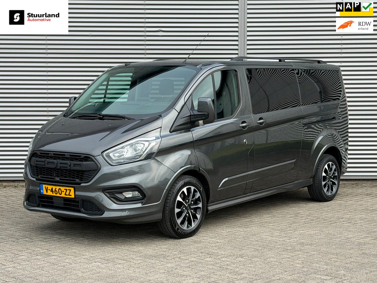 Ford Transit Custom - 310 2.0 L2H1 170pk Sport Dubbelcab 2x schuif/ Navi/ Trekhaak/ Camera/ Cruise/ PDC/ Euro 6/ - AutoWereld.nl