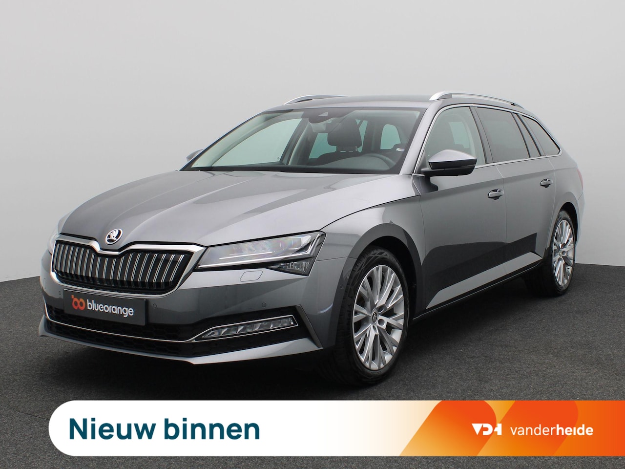 Skoda Superb Combi - 1.4 TSI iV Business Edition Plus 218PK DSG SOH 93%, Trekhaak, 360gr. Camera, Virtual Pedal - AutoWereld.nl