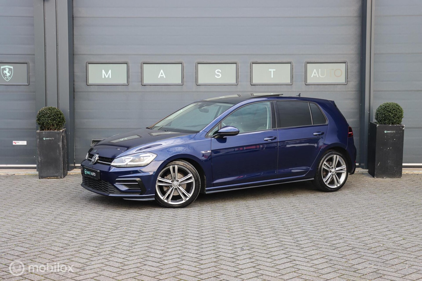 Volkswagen Golf - 1.5 TSI Highline Business R|PANO|Massage|ACC|NAP - AutoWereld.nl