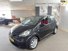 Toyota Aygo - 1.0-12V + Apk Nieuw, Airco, Carplay, Bluetooth, Leder-bekleding, Lm velgen, N.A.P, weinig