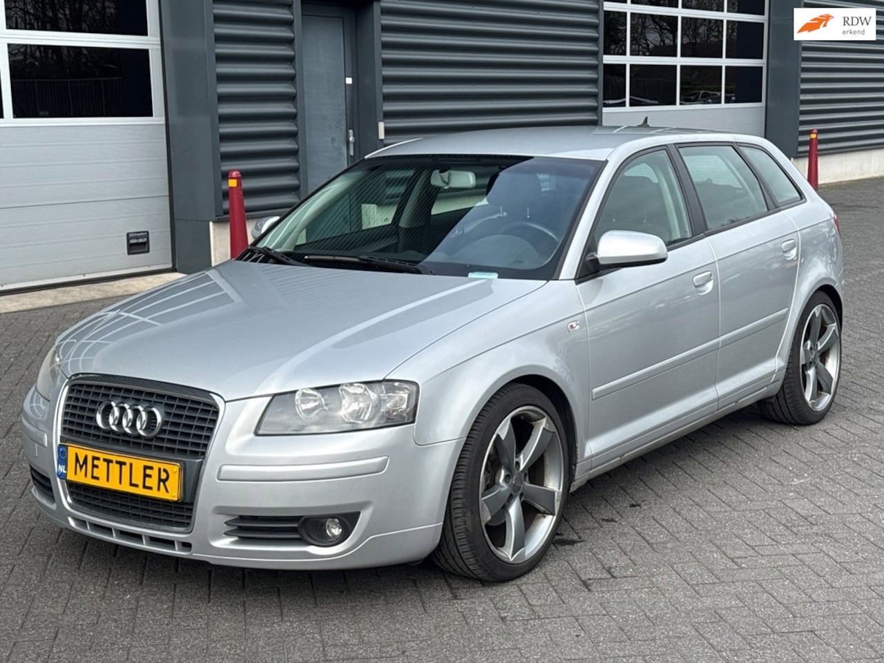 Audi A3 Sportback - 2.0 FSI Attraction 2.0 FSI Attraction, airco, PDC, cruise control - AutoWereld.nl