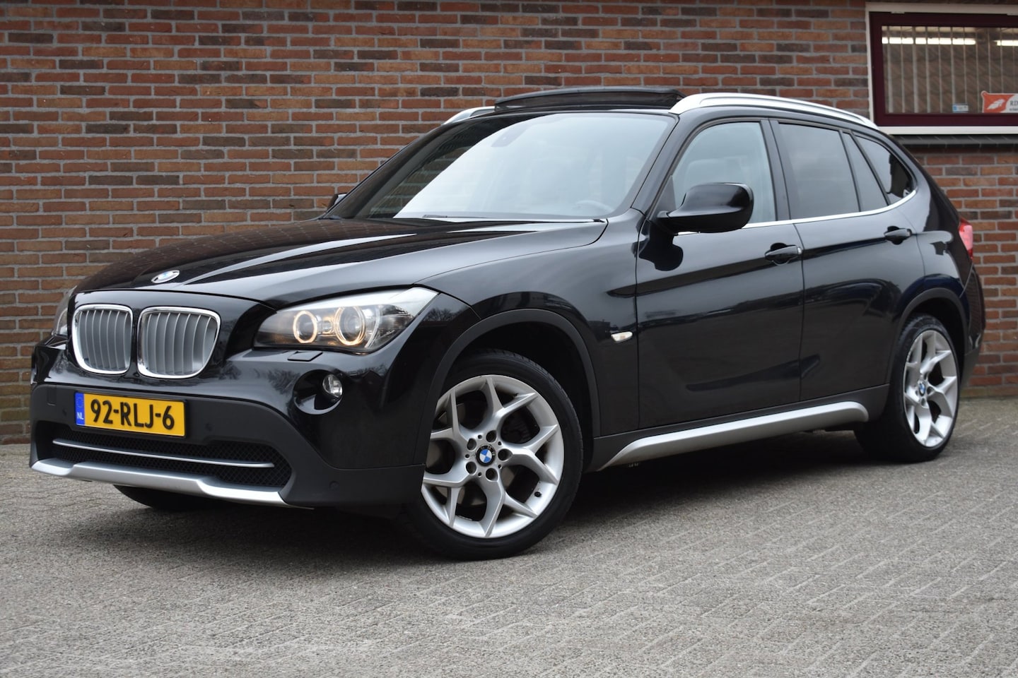 BMW X1 - XDrive23d Executive '10 Pano Leder Clima Navi Cruise Inruil mogelijk - AutoWereld.nl