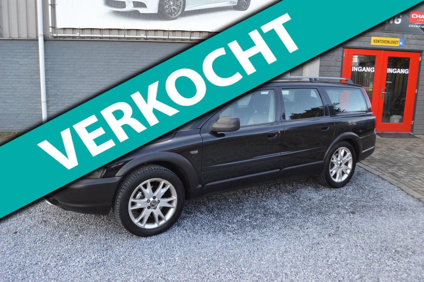 Volvo XC70 - 2.4 D5 Aut Airco Leer Navi 4X4 Trekhaak Jaar APK - AutoWereld.nl