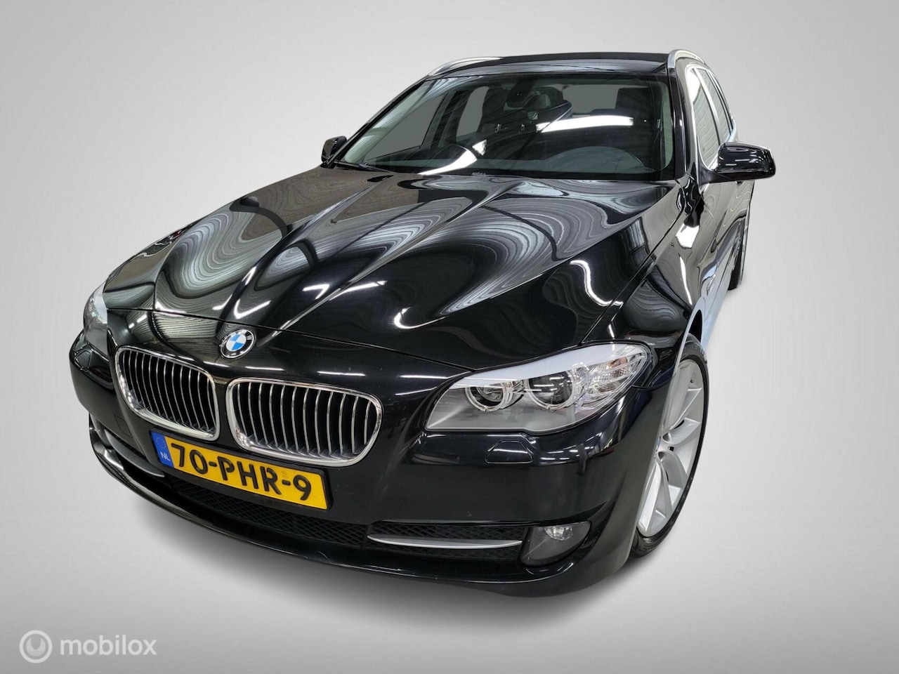 BMW 5-serie Touring - 523i F11 3.0 6 cilinder Automaat/Carplay - AutoWereld.nl