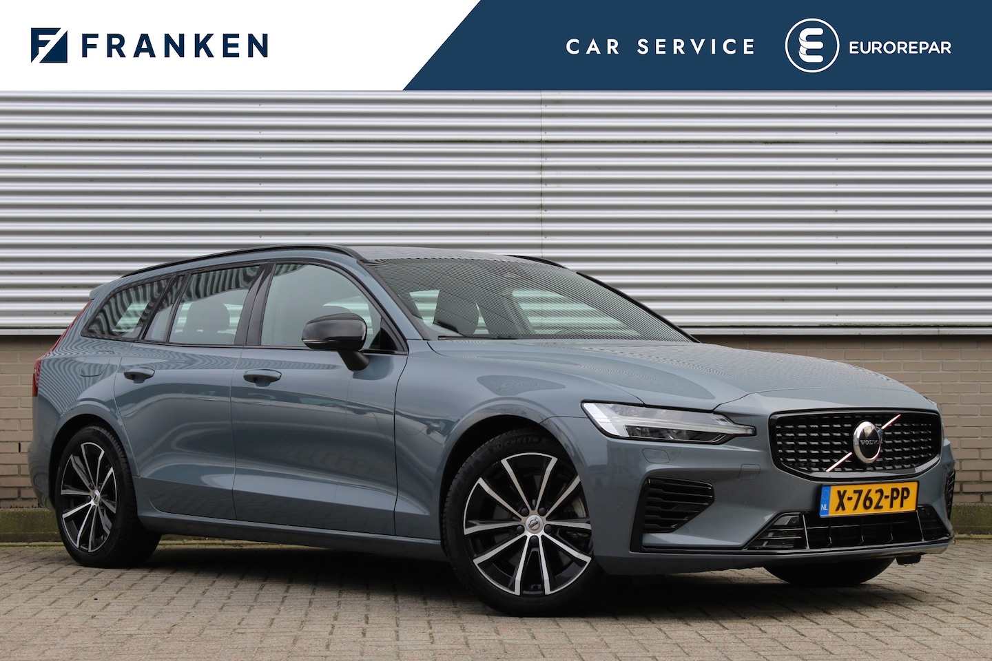 Volvo V60 - 2.0 T6 Plug-in hybrid AWD Plus Dark | Trekhaak Actie | SOH 96% | Camera | Elektrische acht - AutoWereld.nl