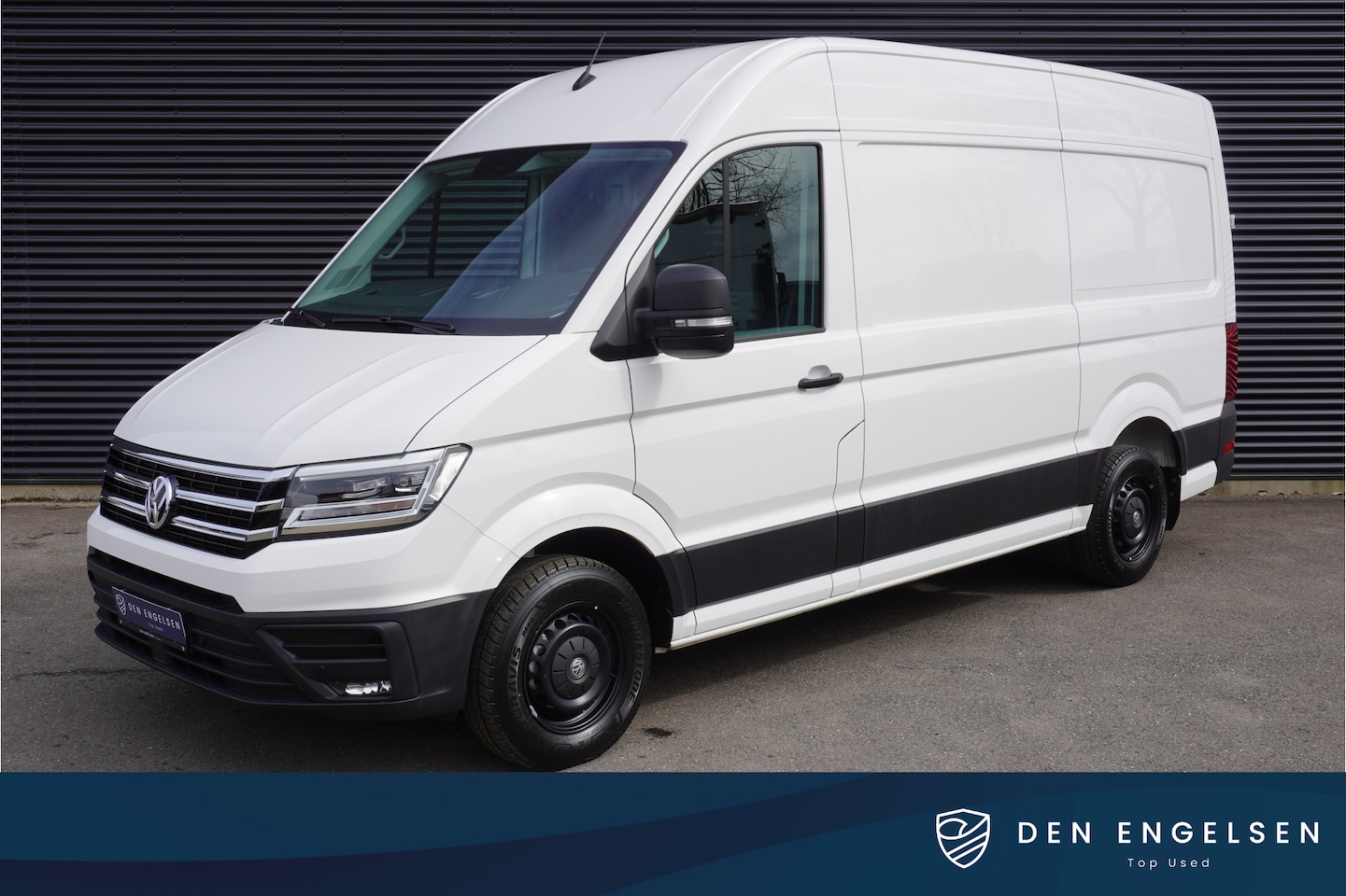 Volkswagen Crafter - 180pk Automaat L3H3/L2H2 LED Cruise control Apple Carplay Parkeersensoren 3-Zits - AutoWereld.nl