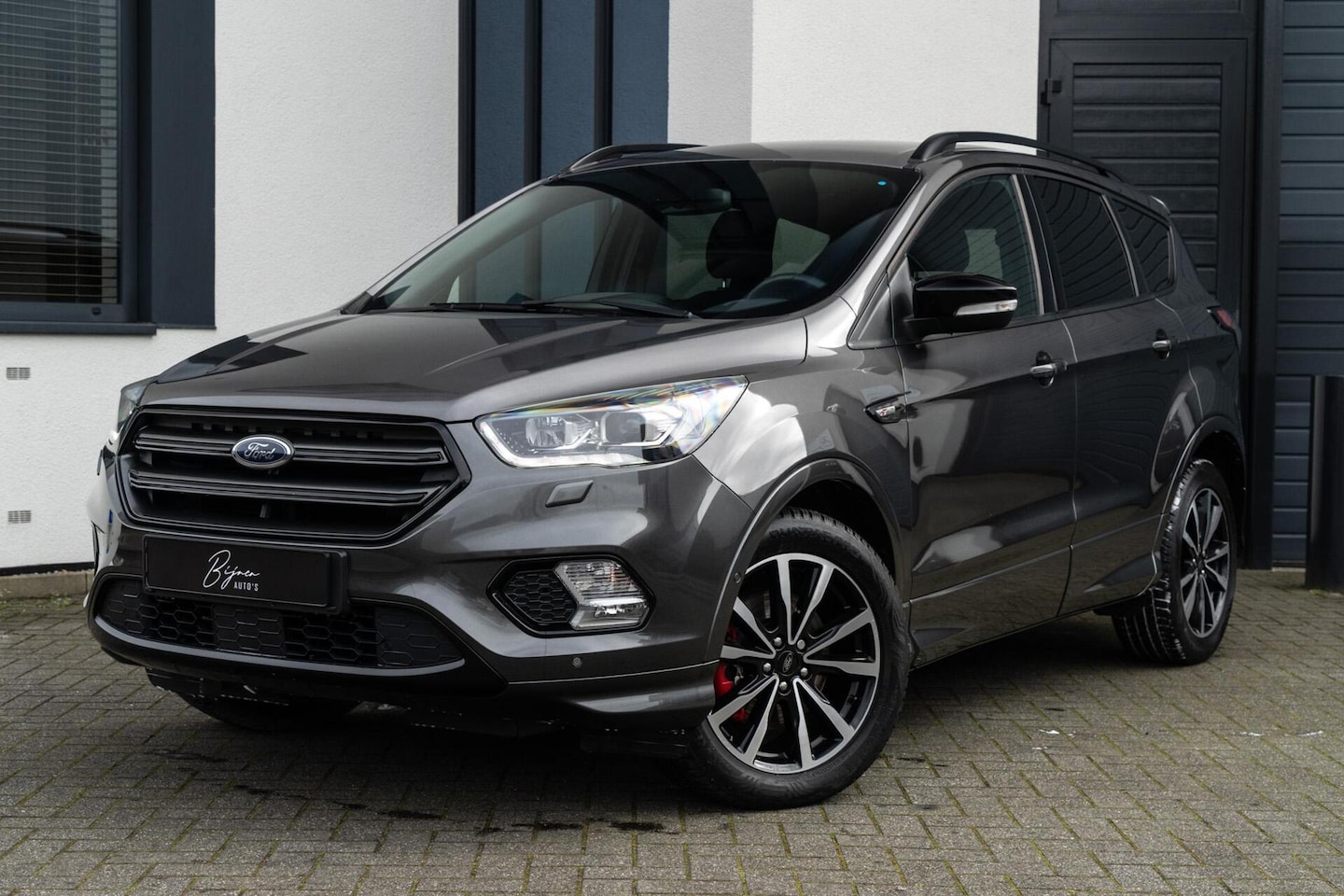 Ford Kuga - 1.5 EcoBoost ST Line TREKHAAK / CAMERA / DESIGN PACK - AutoWereld.nl