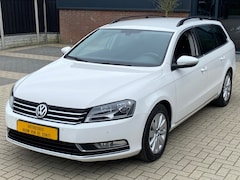 Volkswagen Passat Variant - 1.6 TDI Highline BlueMotion NIEUWSTAAT AUTOMAAT NAVI TREKHAAK PDC