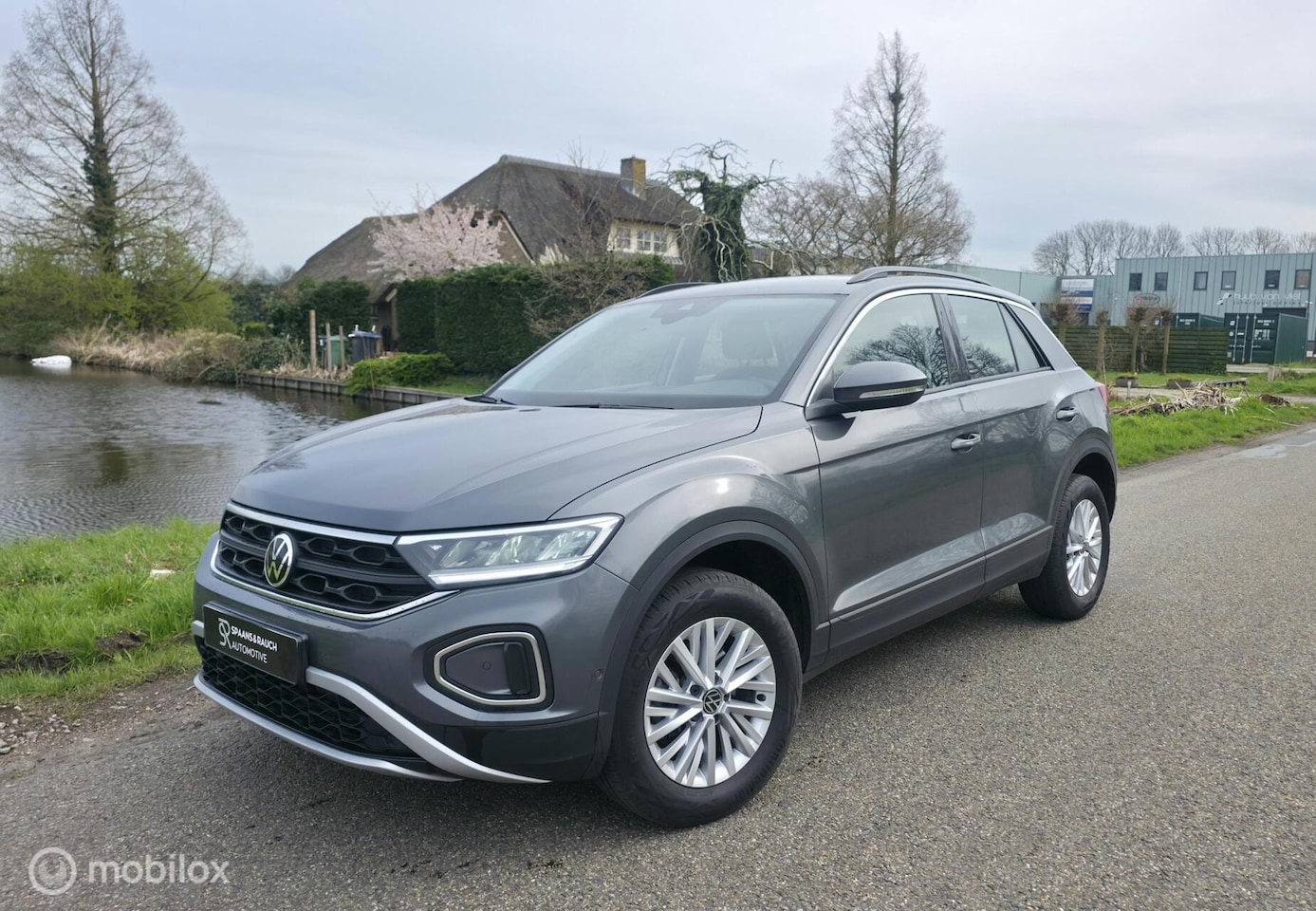 Volkswagen T-Roc - 1.5 TSI / Virtual / Camera / Navi / Carplay - AutoWereld.nl