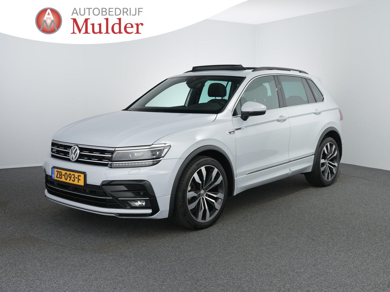 Volkswagen Tiguan - 1.5 TSI ACT Highline Business R-Line | Pano | Matrix | Carplay | 20inch | ACC | - AutoWereld.nl