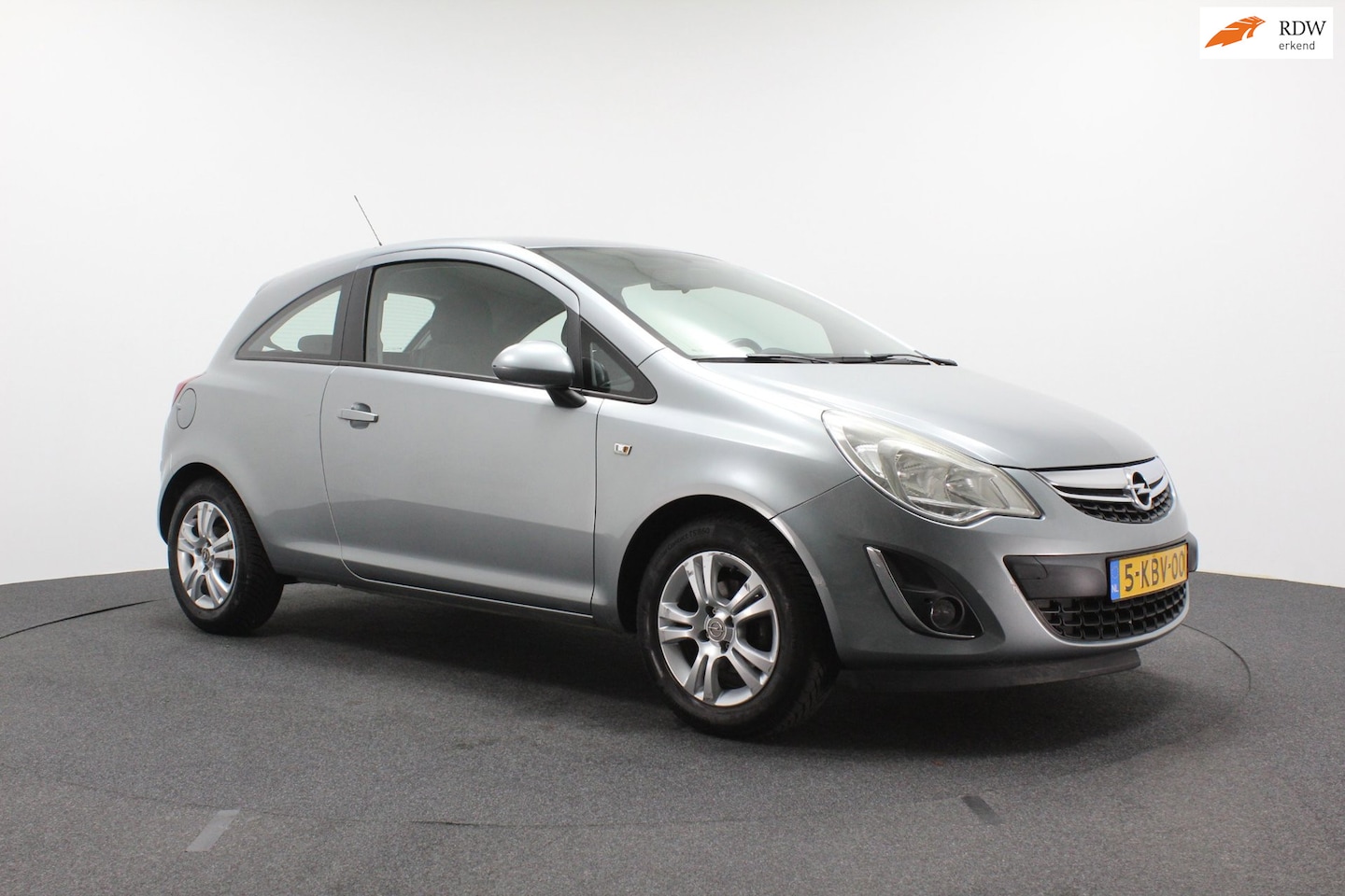 Opel Corsa - 1.2-16V Berlin | Airco | Sportvelgen | Trekhaak | Elektrische ramen - AutoWereld.nl