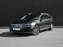 Volkswagen Passat Variant - 1.4 TSI PHEV GTE Business | Camera | Trekhaak | Leder/Alcantara | Dodehoek | Led |