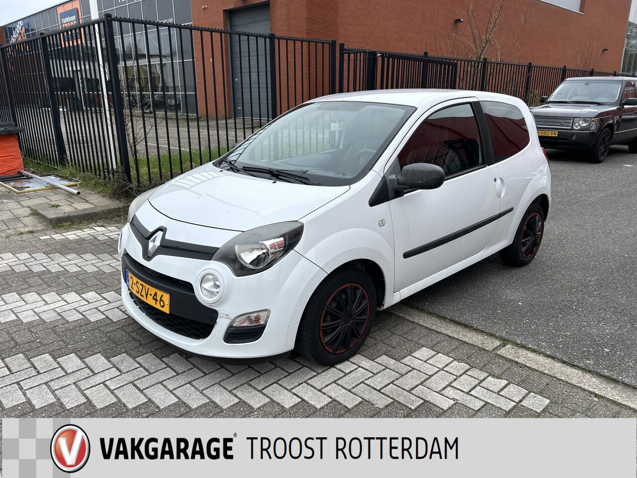 Renault Twingo - 1.2 16V Parisienne | Airco | APK TOT 26-02-2027 | Nederlands geleverd - AutoWereld.nl