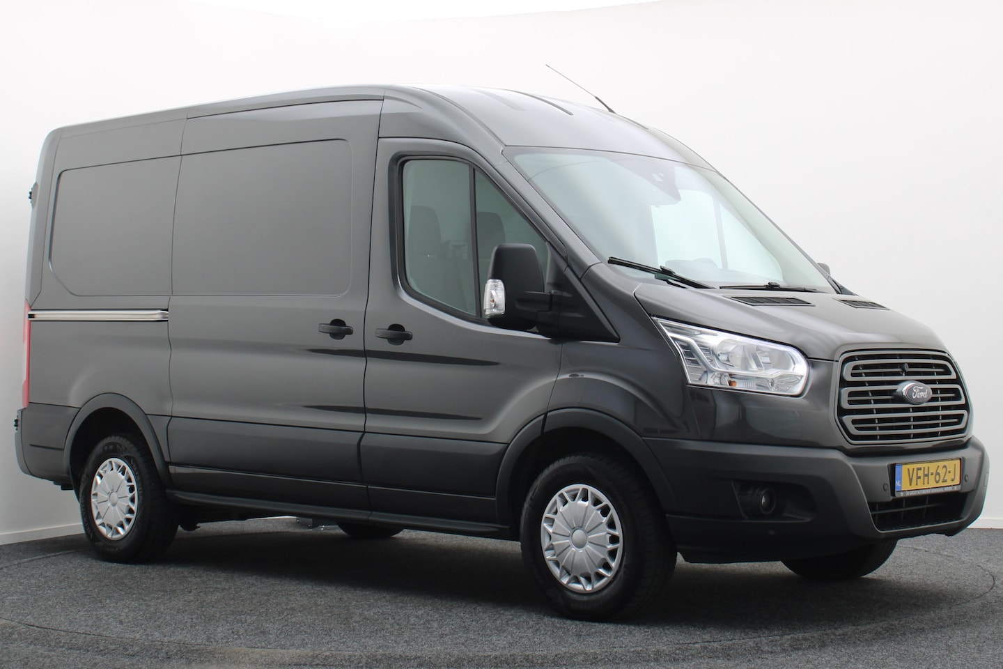 Ford Transit - 350 2.2 TDCI L2H2 Ambiente 350 2.2 TDCI L2H2 Ambiente - AutoWereld.nl