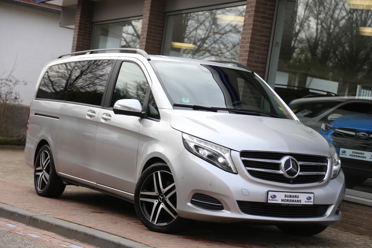 Mercedes-Benz V-klasse - 250 BlueTEC Lang DC Edition Leer Distr Navi Xenon 360view - AutoWereld.nl