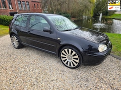Volkswagen Golf - 1.8-5V Highline *apk:04-2027