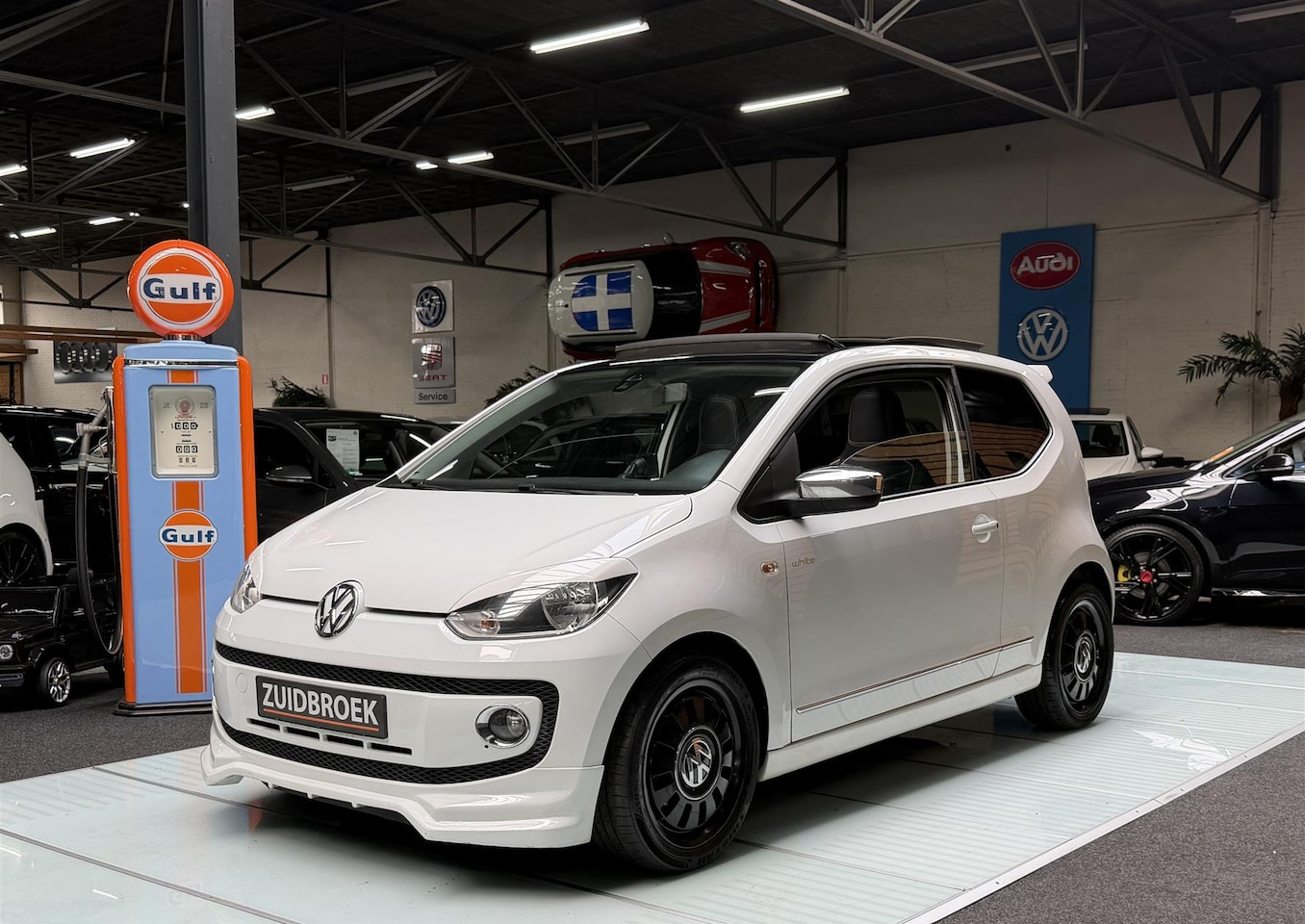 Volkswagen Up! - Up 1.0 Uniek! Pano! Leer! Cruise! Clima! - AutoWereld.nl