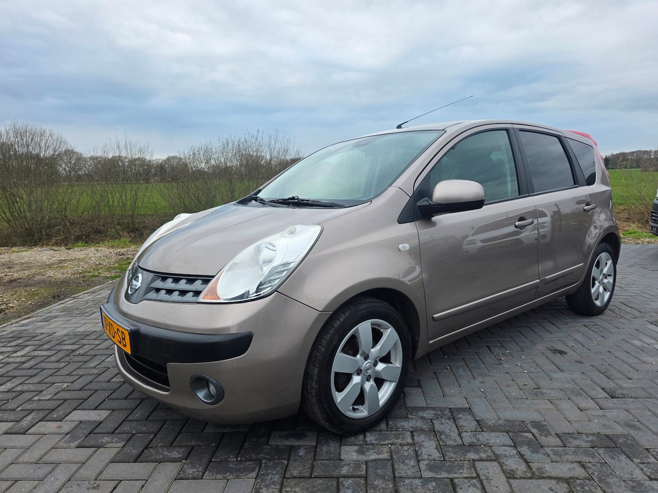 Nissan Note - 1.6 First Note Automaat 141.000km NAP! - AutoWereld.nl
