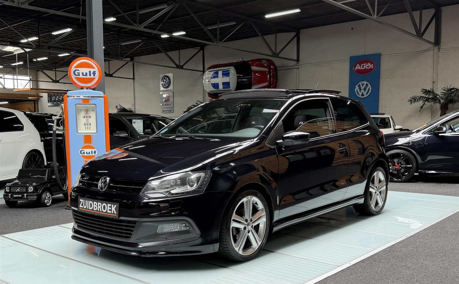 Volkswagen Polo - 1.2 TSI Uniek! R-Line! 65DKM! Pano! Clima! - AutoWereld.nl