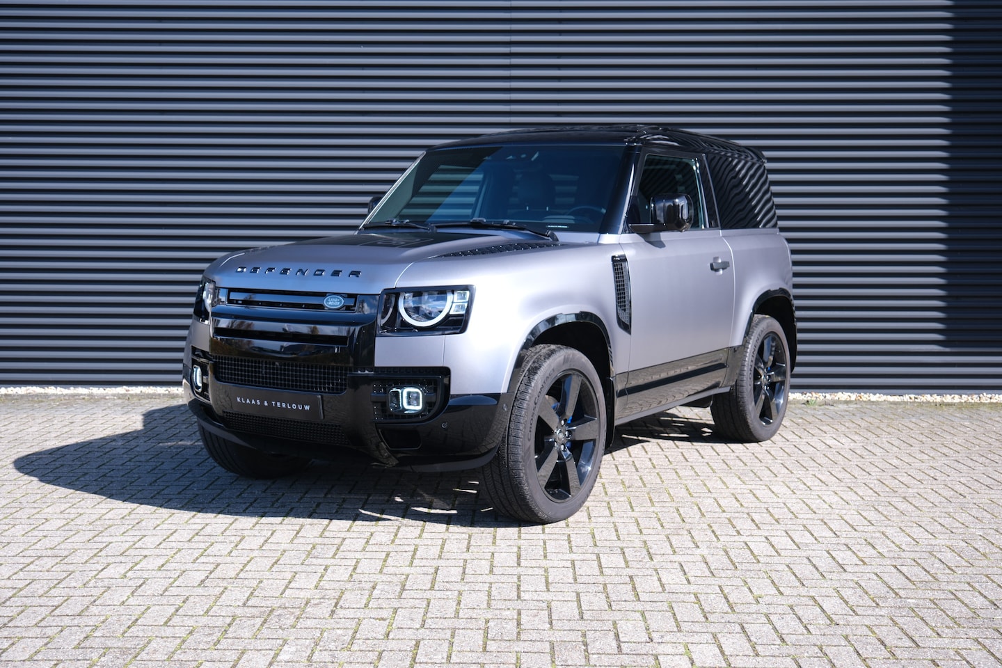 Land Rover Defender Hard Top - 3.0 D200 Commercial | Full Leder | Laag Schot | Matte PPF | 22'' | Black Pack | - AutoWereld.nl