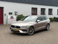 Volvo V60 - B3 163pk Mild Hybrid Aut Essential/ Navigatie/ 19 Inch velgen/ Apple Carplay/ DAB/ Camera