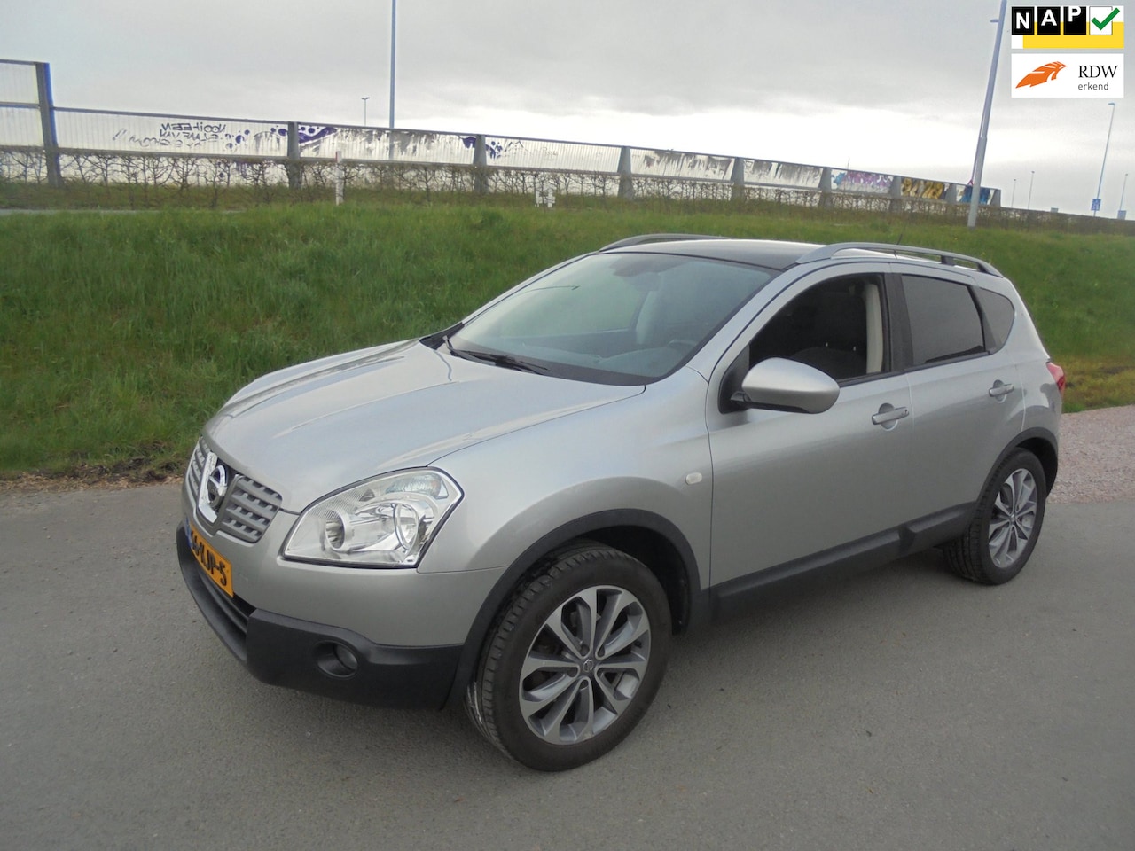 Nissan Qashqai - Nissan Qashqai 2.0 benzine airco ecc lmv navigatie panorama trekhaak - AutoWereld.nl