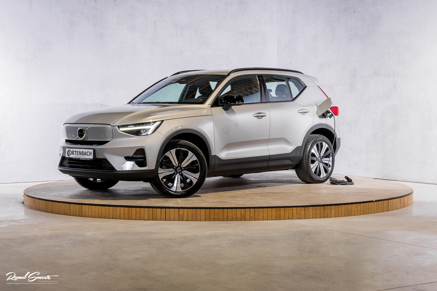 Volvo XC40 - Recharge Plus 70 kWh | Zwenkbare trekhaak | Adaptieve cruise | Blis | 19 Inch | Full LED | - AutoWereld.nl